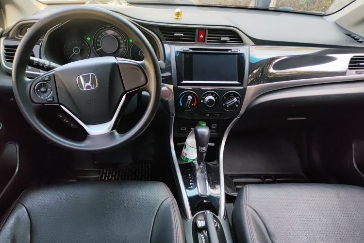Used Honda Crider 2015 1.8L automatic luxury edition
