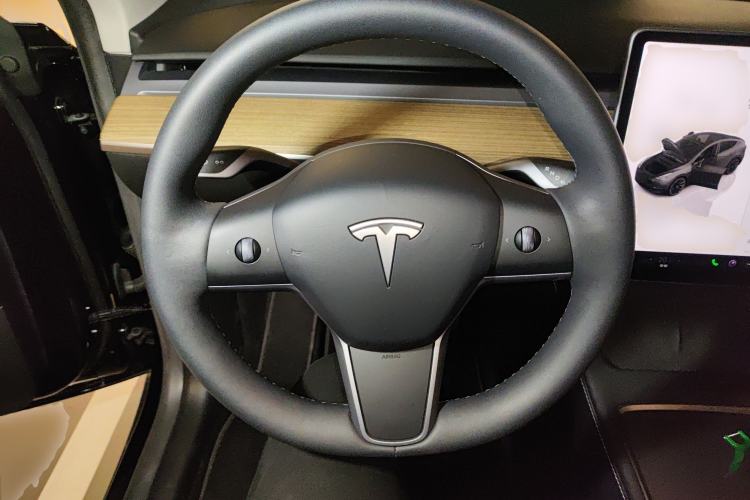 Used Tesla Model Y 2022 Rear-Wheel-Drive Version Steering Wheel