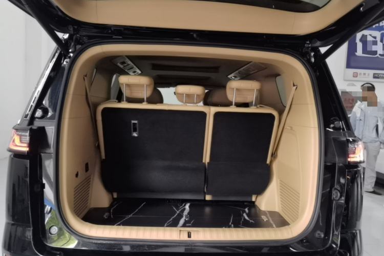 Used VOYAH Dream 2025 PHEV Four-Wheel Drive Excellence Kunpeng Edition Trunk