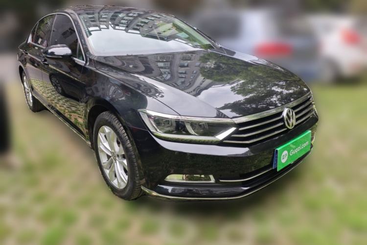 Used Volkswagen Magotan 2017 330TSI DSG Luxury Model
