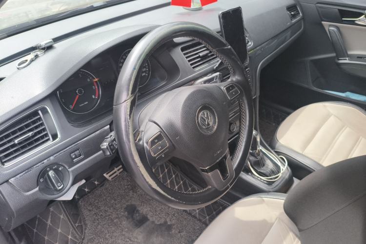 Used Volkswagen Cross Lavida 2014 1.6L Automatic Steering Wheel