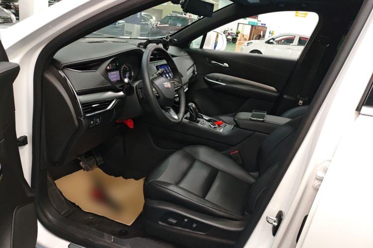 Used Cadillac XT4 2018 28T Two-Wheel Drive Leading Version
