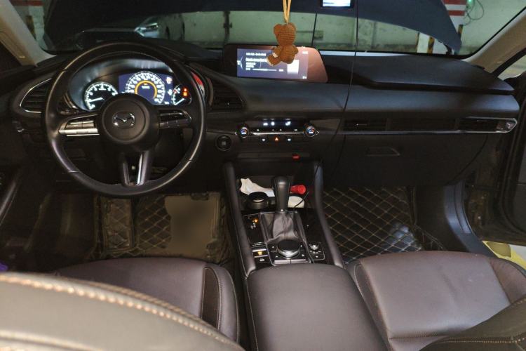 Used Mazda 3 Axela 2020 2.0L Automatic Zhiya Edition Center Console