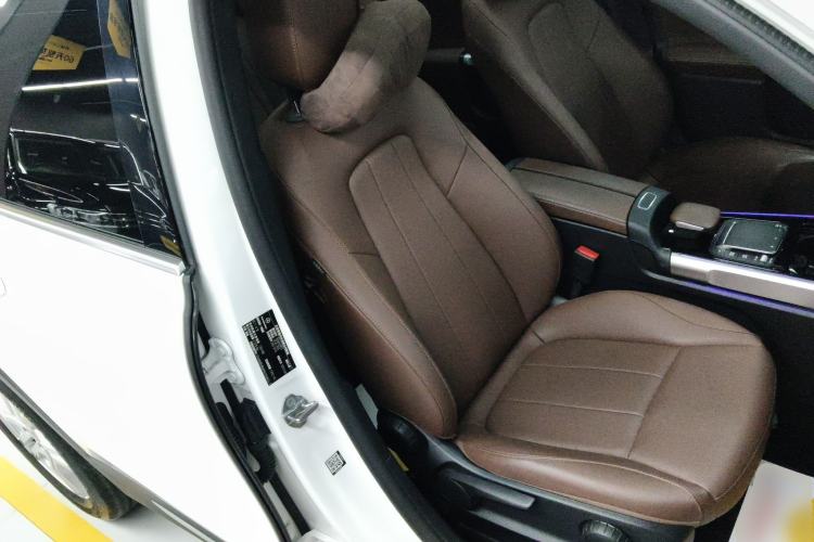 Used Mercedes-Benz GLB 2023 Refreshed GLB 200 Dynamic Edition Right Front Seat