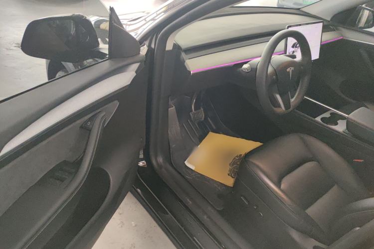 Used Tesla Model Y 2023 Long-Range All-Wheel-Drive Version