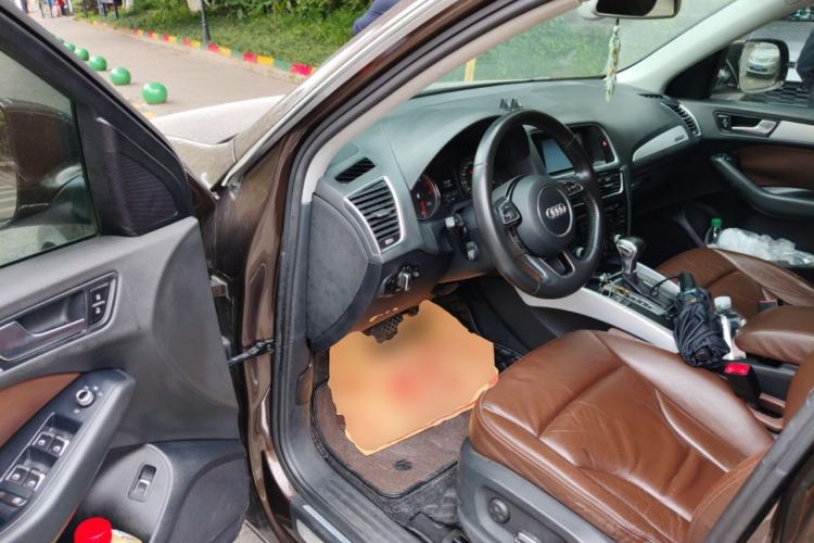 Used Audi Q5 2013 40 TFSI Technology Edition Driver Seat