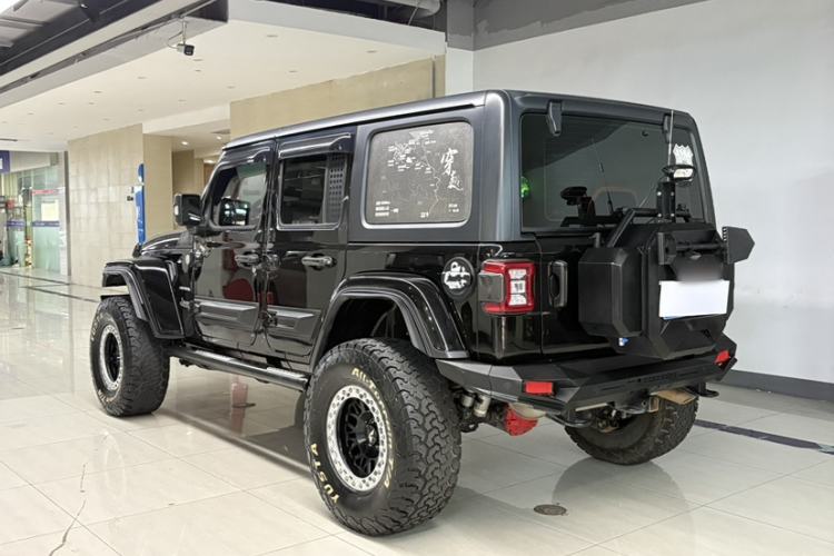 Used Jeep Wrangler 2019 2.0T Sahara Four-Door Version China VI Emission Standard
