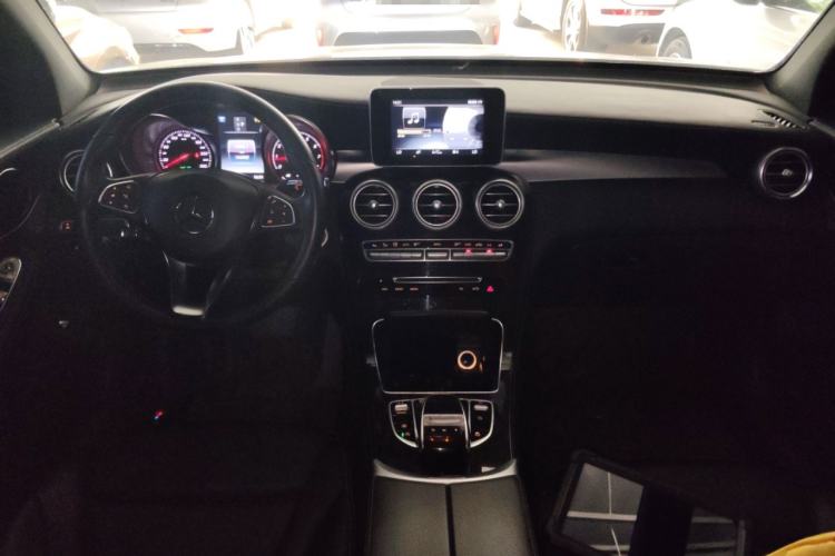 Used Mercedes-Benz GLC 2017 GLC 260 4MATIC Luxury Model Center Console