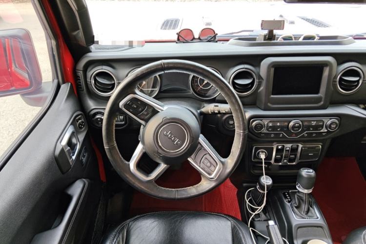 Used Jeep Wrangler 2019 2.0T Sahara 4-Door Version China V Standard
