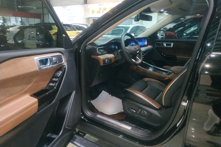 Used Ford Explorer 2023 EcoBoost 285 Four-Wheel Drive Titanium Edition 6 Seats