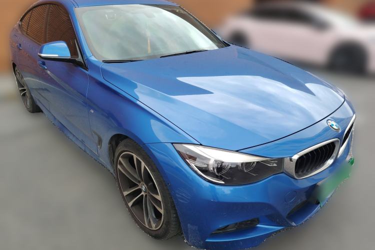 Used BMW 3 Series GT 2018 330i xDrive M Sport Edition Front Right 45 Deg