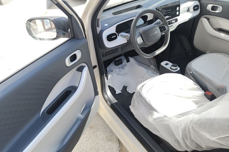 Used Geely Galaxy Panda 2025 210 km – Yuanqi Bear Interior 3