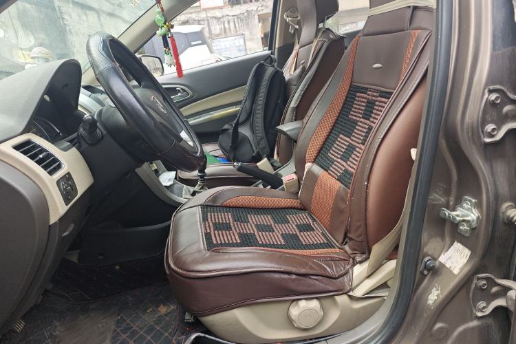 Used Baojun 630 2011 1.5L manual Elite version
