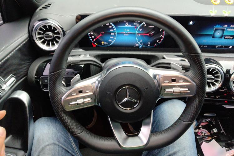 Used Mercedes-Benz A-Class 2022 Revised Version A 200 L Sport Sedan Fashionable Style Steering Wheel