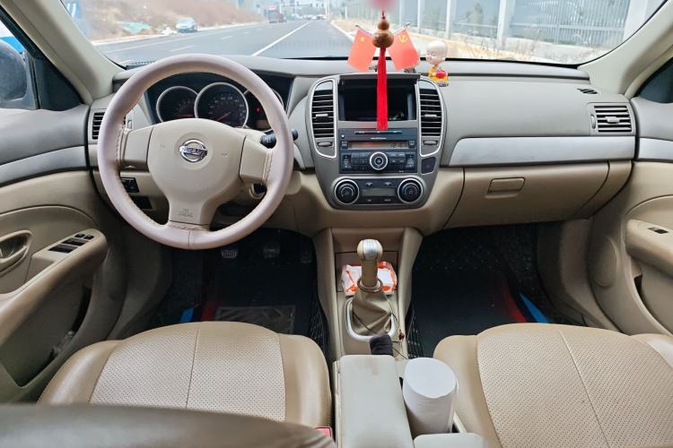 Used Nissan Sylphy 2018 Classic 1.6XE+ Manual Luxury Edition Center Console