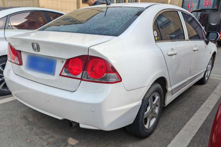 Used CIIMO CIIMO 2015 1.8L Automatic Comfort Edition
