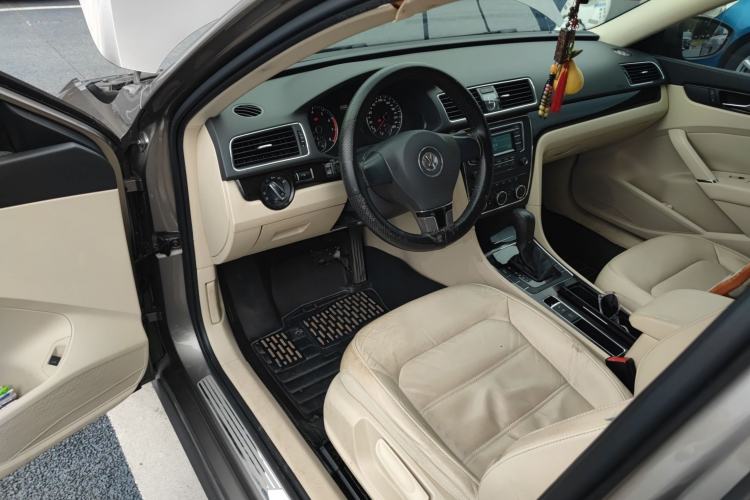 Used Volkswagen Passat 2014 1.8TSI DSG Luxury Edition
