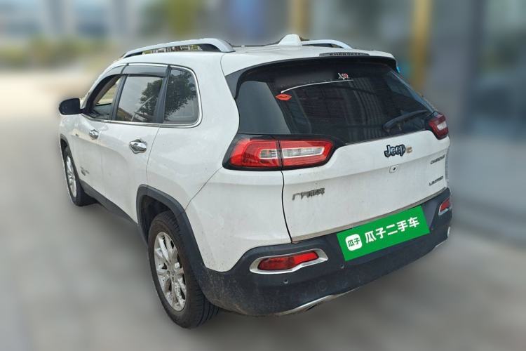 Used Jeep Cherokee 2017 2.0L Superior Edition
