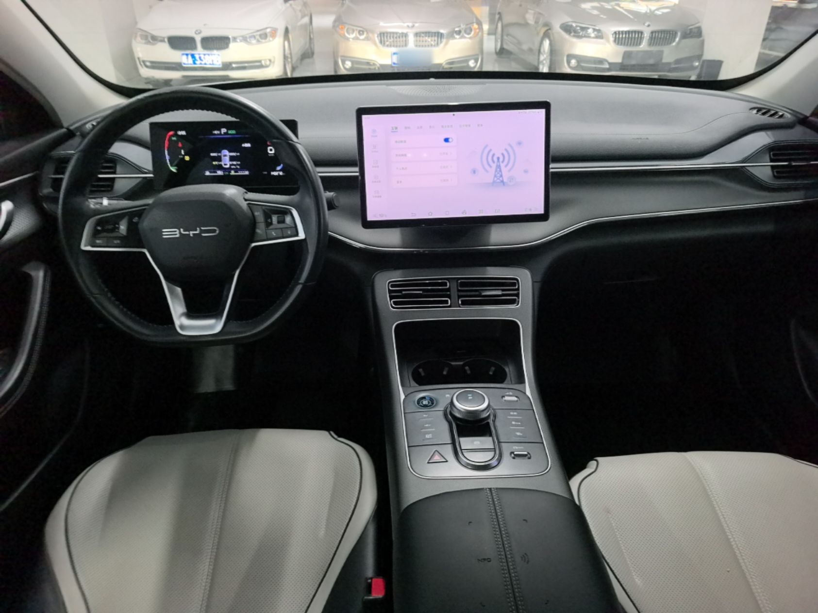 BYD Destroyer 05 2023 Champion Edition DM-i 55KM Luxury Model — снимка 12