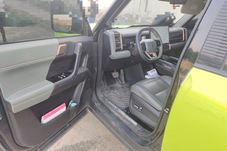 Used iCAR 03 2024 501km Four-wheel Drive Long-Range Advanced Version Driver Seat