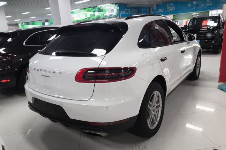 Used Porsche Macan 2017 Macan 2.0T Rear Right 45 Deg