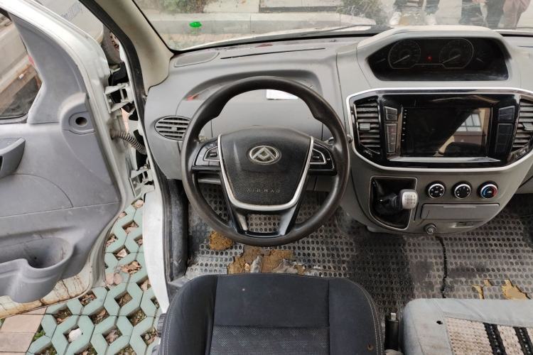 Used SAIC MAXUS Xintu V80 2019 2.5T Classic Version 6-Speed Manual – Aoyuntong Modified Long Wheelbase Mid-Height 7-Seater Steering Wheel