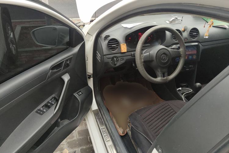 Used Volkswagen Jetta 2015 Zhuihui Edition 1.4L Manual Fashion Model Driver Seat