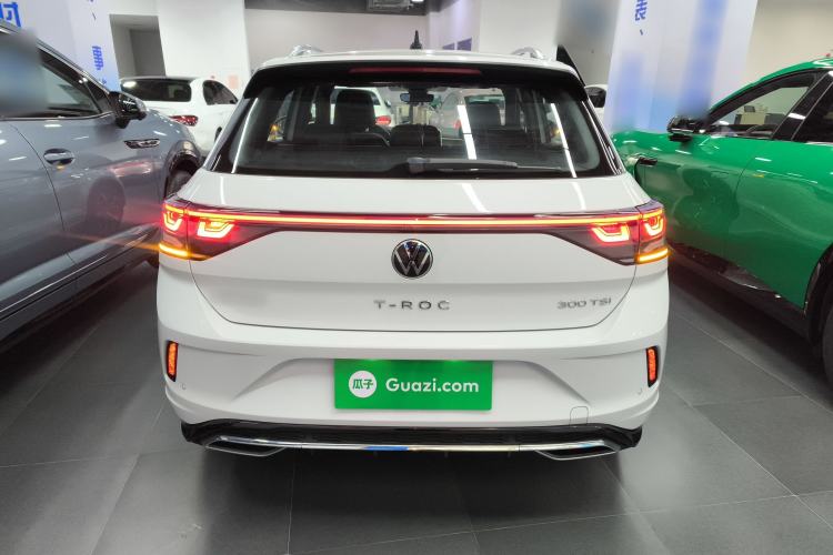 Used Volkswagen T-ROC 2025 Facelifted 300TSI DSG Two-Wheel-Drive Chen Guang Edition Rear