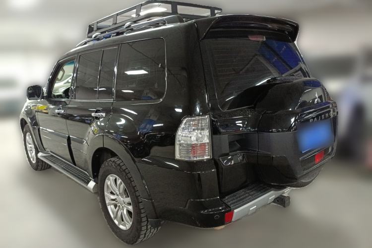 Used Mitsubishi Pajero  Rear Left 45 Deg
