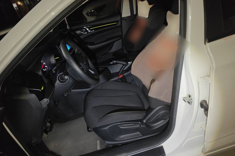 Used Roewe i5 2021 1.5L Manual Platinum Edition
