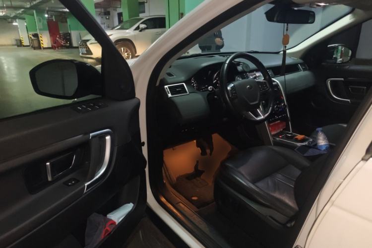Used Land Rover Discovery Sport 2019 240 PS SE Version China VI Standard Driver Seat