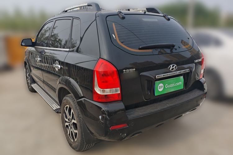 Used Hyundai Tucson 2013 2.0L Manual Two-Wheel Drive Fashion Edition Rear Left 45 Deg