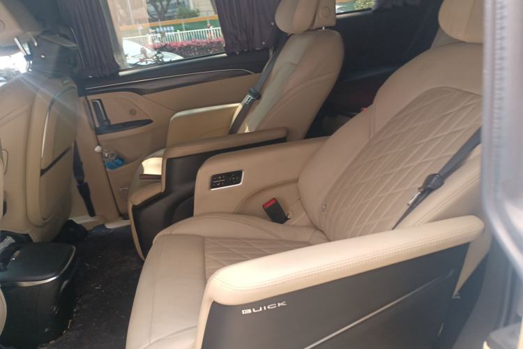 Used Buick GL8 2022 ES Landtrek 653T Flagship Model Left Rear Seat