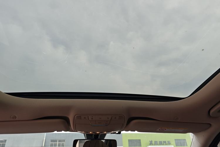 Used Mercedes-Benz E-Class New Energy 2022 Facelift E 350 e L Plug-in Hybrid Sedan Headliner