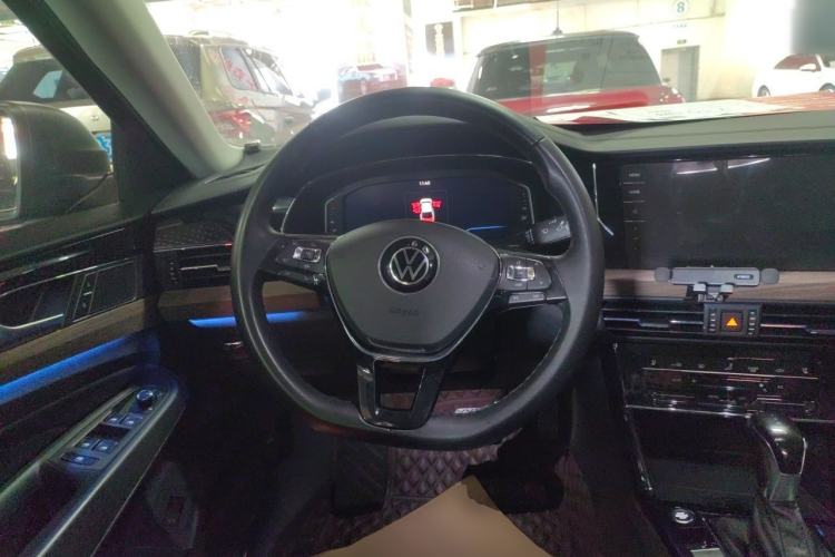 Used Volkswagen Passat 2020 Revised Version 330TSI Luxury Edition China VI Standard
