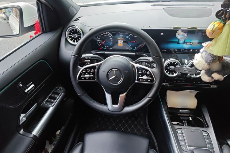 Used Mercedes-Benz GLA 2022 Facelifted GLA 200 Steering Wheel