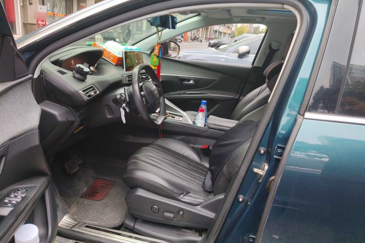 Used Peugeot 5008 2017 380THP 7-Seater Luxury Edition Left Front Seat