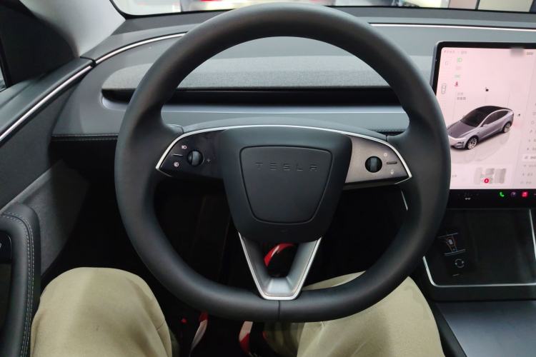 Used Tesla Model Y 2025 Rear-Wheel-Drive Version
