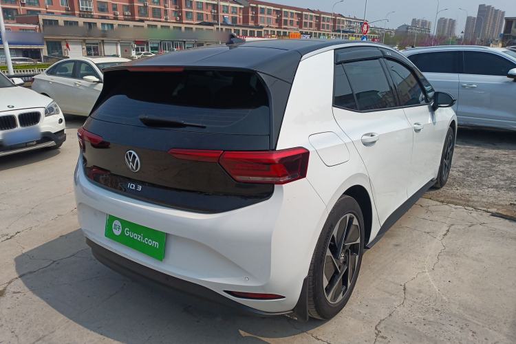 Used Volkswagen ID.3 2024 Outstanding Edition Rear Right 45 Deg