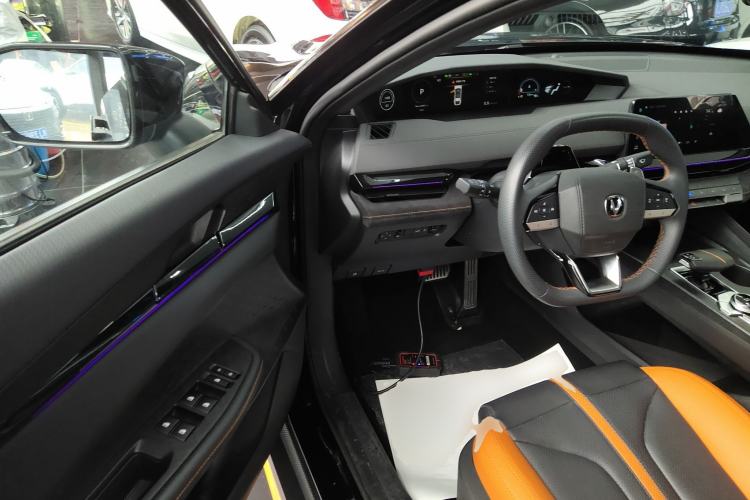 Used CHANGAN UNI-V 2024 1.5T Prestige Sport Edition
