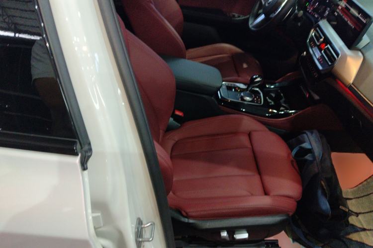 Used BMW X4 2022 xDrive 25i M Sport Package Right Front Seat