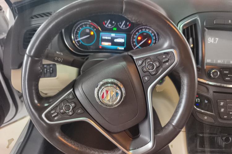 Used Buick Regal 2014 2.0L Elite Fashion Edition Steering Wheel