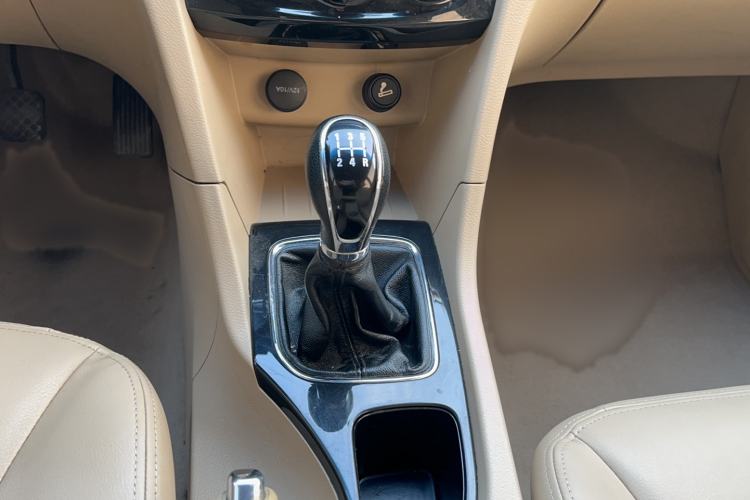 Used Baojun 730 2016 1.5L Manual Comfort Version 7 Seats China V Emission Standard