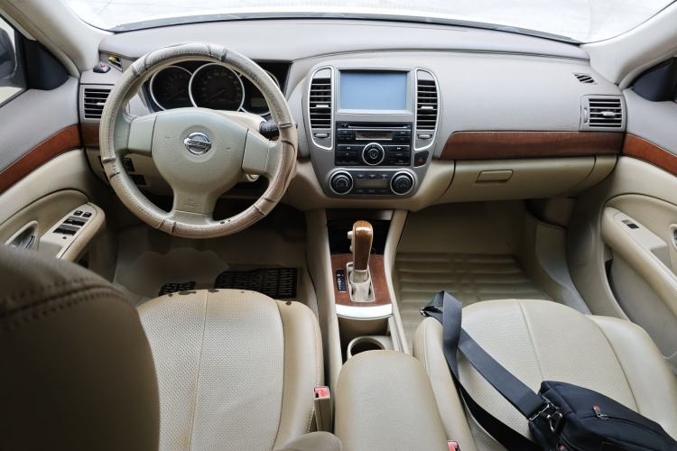Used Nissan Sylphy 2009 1.6XE Automatic Comfort Edition Center Console