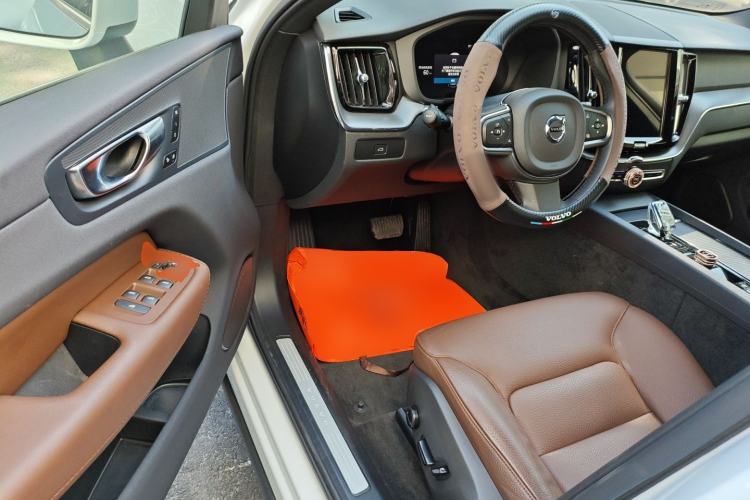 Used Volvo XC60 2025 B5 4x4 Smart Luxury Edition