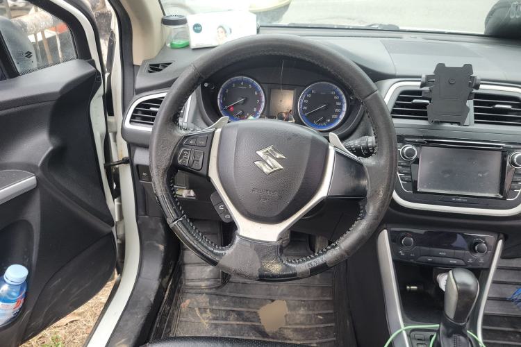 Used Suzuki S-Cross 2014 1.6L CVT Two-Wheel Drive Elite Version Steering Wheel