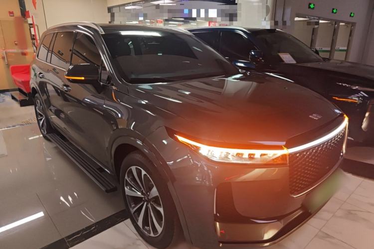 Used Li Auto ONE 2020 Extended-Range 6-Seater Version Front Right 45 Deg