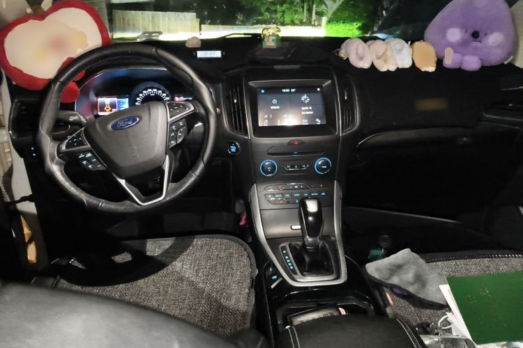 Used Ford Edge 2016 EcoBoost 245 Two-Wheel-Drive Titanium 7-Seater
