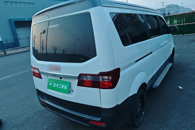 Used Jinbei Gold Hiace M Classic 2022 Panda Edition 1.5L Travel Lion Passenger Van 7 Seats