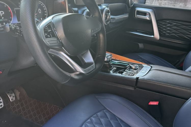 Used BAIC Off-Road BJ40 2023 2.0D Automatic Four-Wheel Drive Blade Hero Edition Pioneer Type
